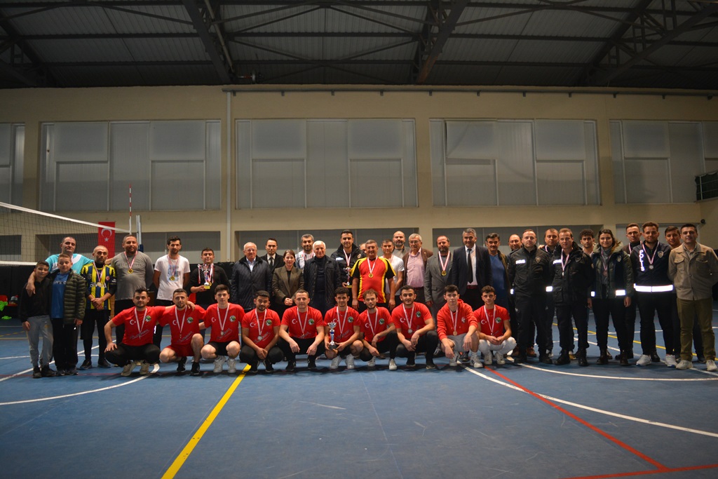 İlçemizde Düzenlenen Voleybol Turnuvasında Final Coşkusu